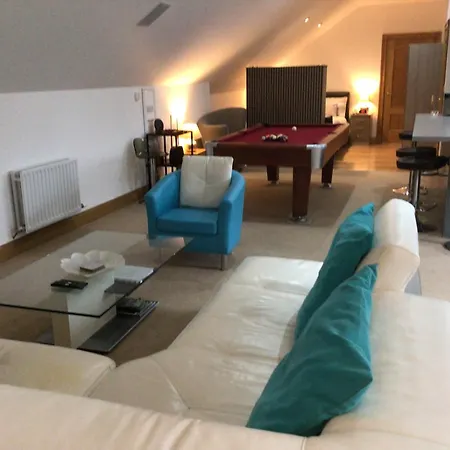 Luxury Loft With Car Charging Point Apartman Frizington