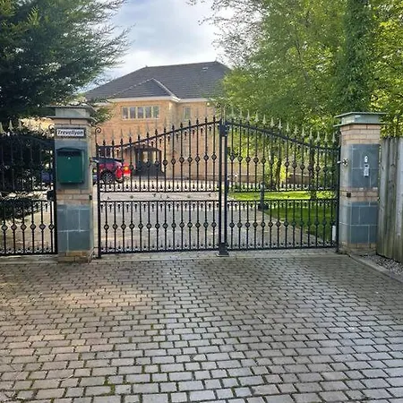 Luxury Studio Loft With Car Charging Point *