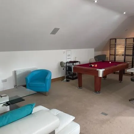 Luxury Studio Loft With Car Charging Point Apartment Frizington