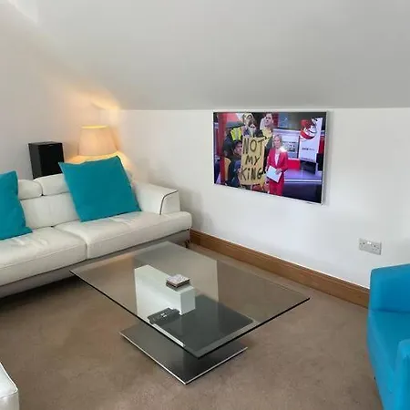 Luxury Loft With Car Charging Point Διαμέρισμα *